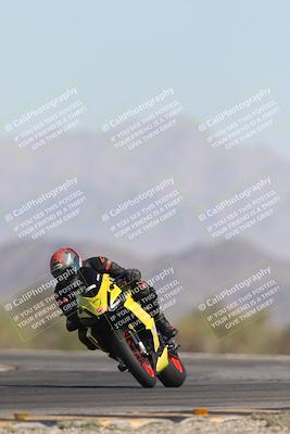 media/Oct-26-2025-Race Pace (Sun) [[c1447ca738]]/Non Verified (1st 20 Minutes of every Hour)/4-Turn 14 (1110am)/